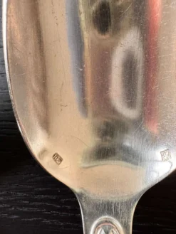 Ancienne ménagère Ercuis de 37 pièces, modèle Chinon