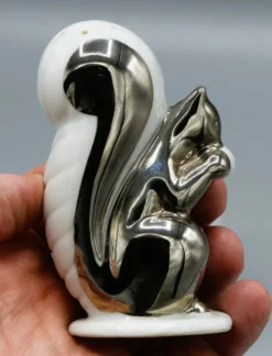 Ancienne paire de saliere sel poivre ecureil art deco porcelaine limoges 19