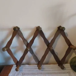 Ancienne patère en bois forme accordéon