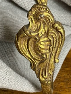 Ancienne patère en bronze