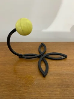 Ancienne Patère Mural Fer Forgé Noir + Boule Plastique Jaune 70’s Vintage