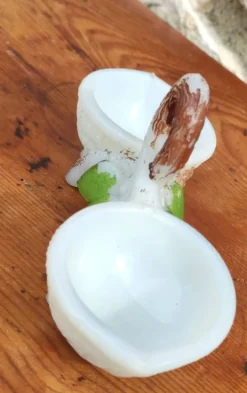 Ancienne salière en opaline
