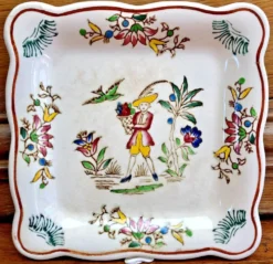 9 anciennes assiettes carrées à cake dessert apéritif Longwy Moustier