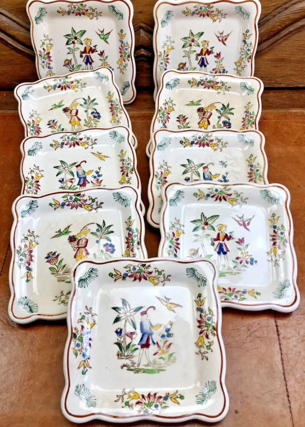9 anciennes assiettes carrées à cake dessert apéritif Longwy Moustier