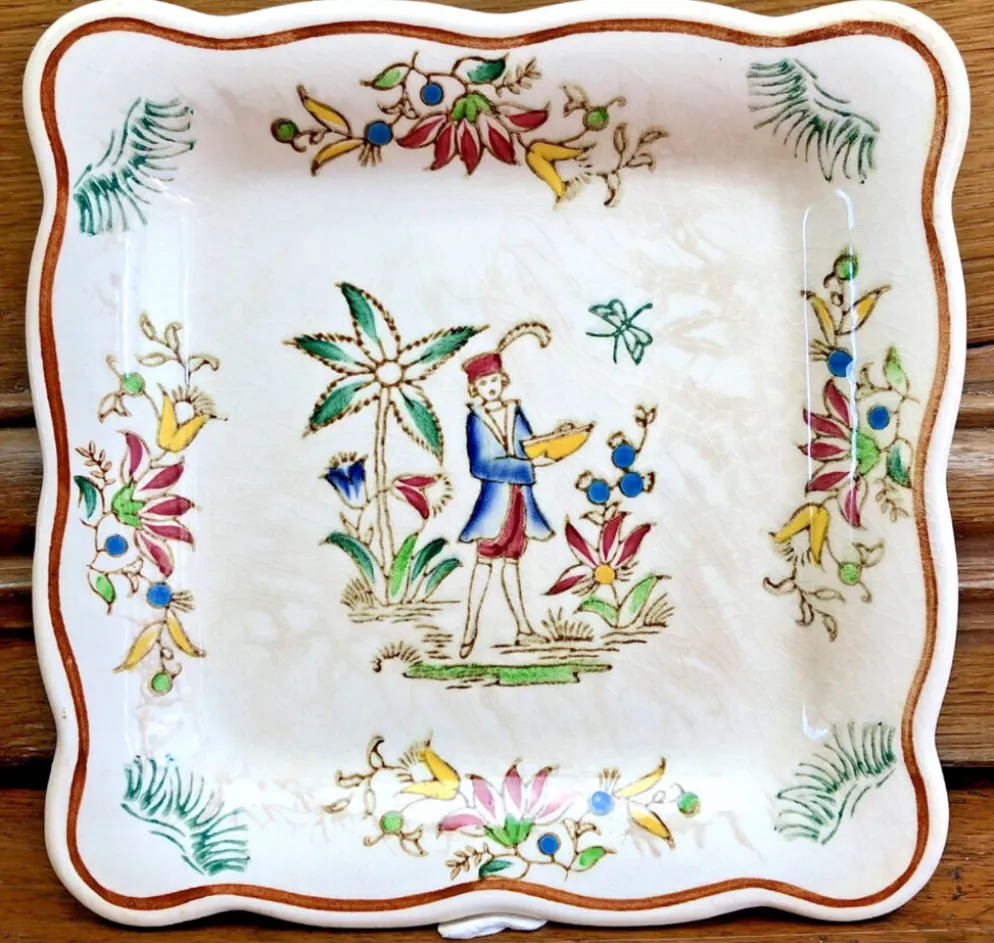 9 anciennes assiettes carrées à cake dessert apéritif Longwy Moustier