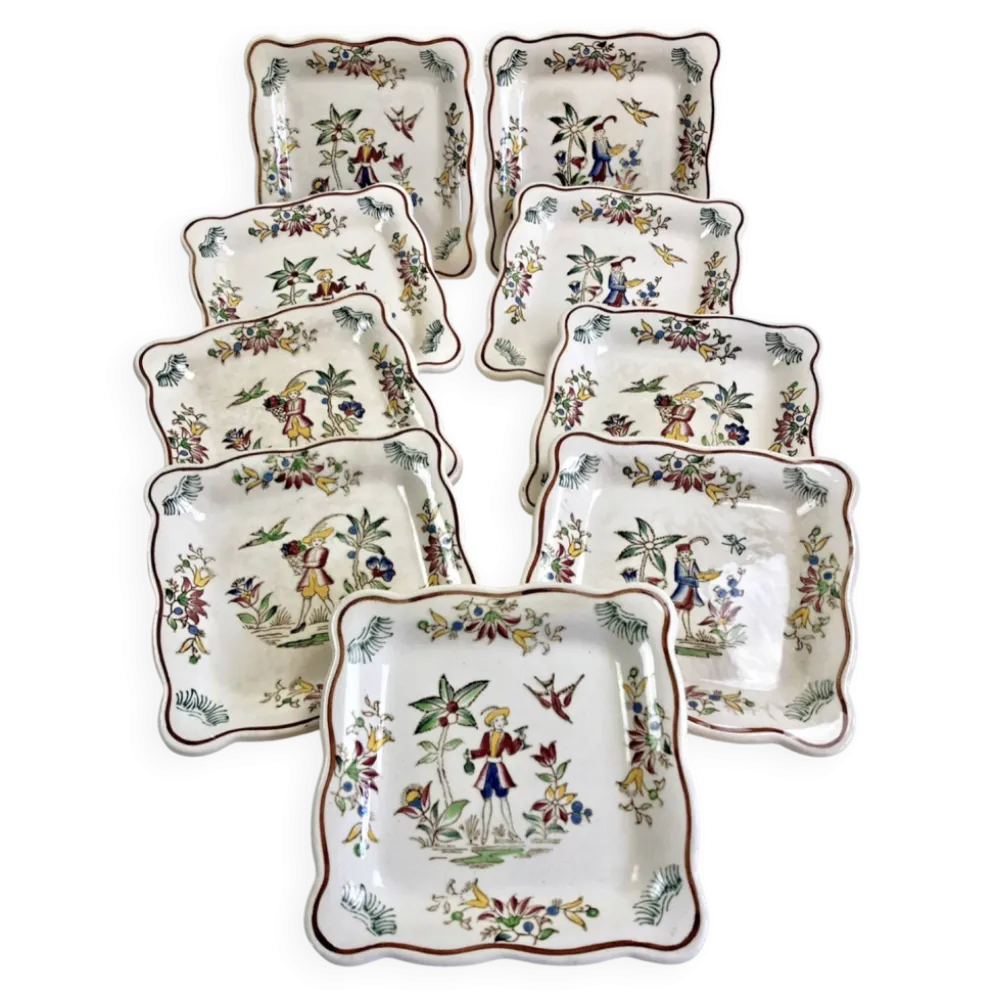 9 anciennes assiettes carrées à cake dessert apéritif Longwy Moustier