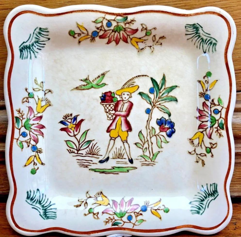 9 anciennes assiettes carrées à cake dessert apéritif Longwy Moustier