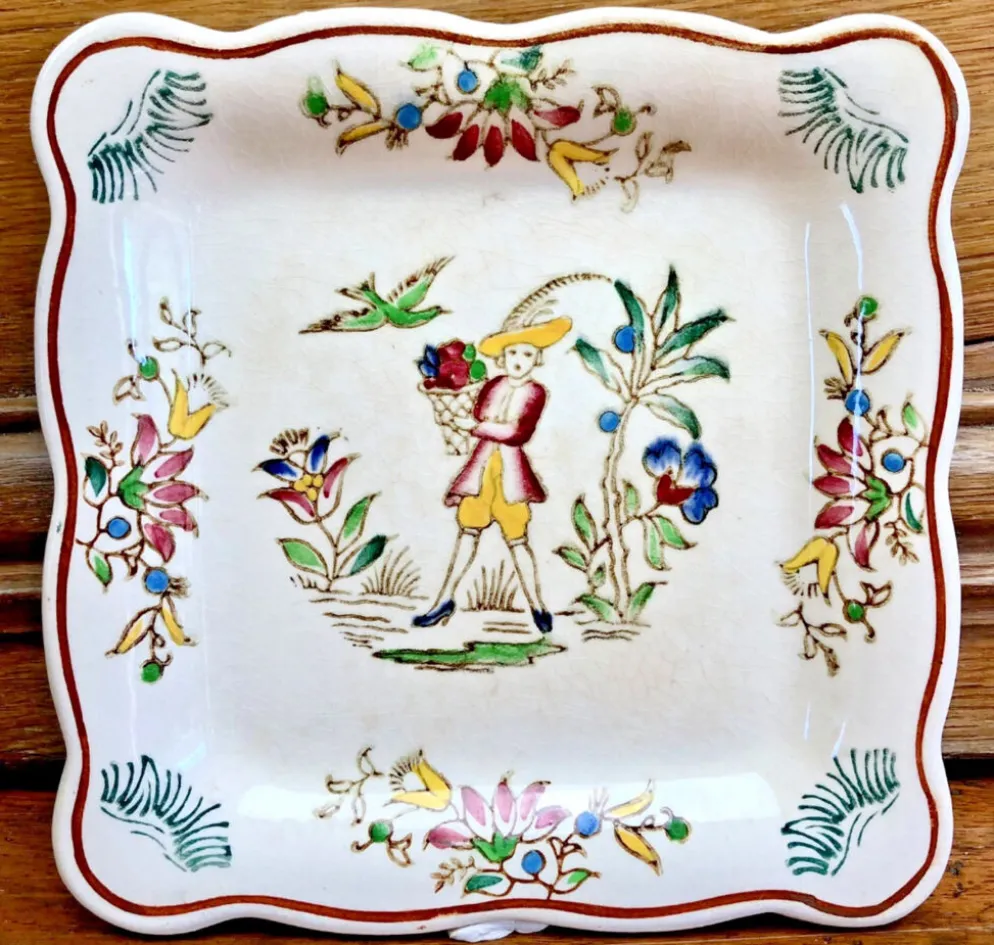 9 anciennes assiettes carrées à cake dessert apéritif Longwy Moustier