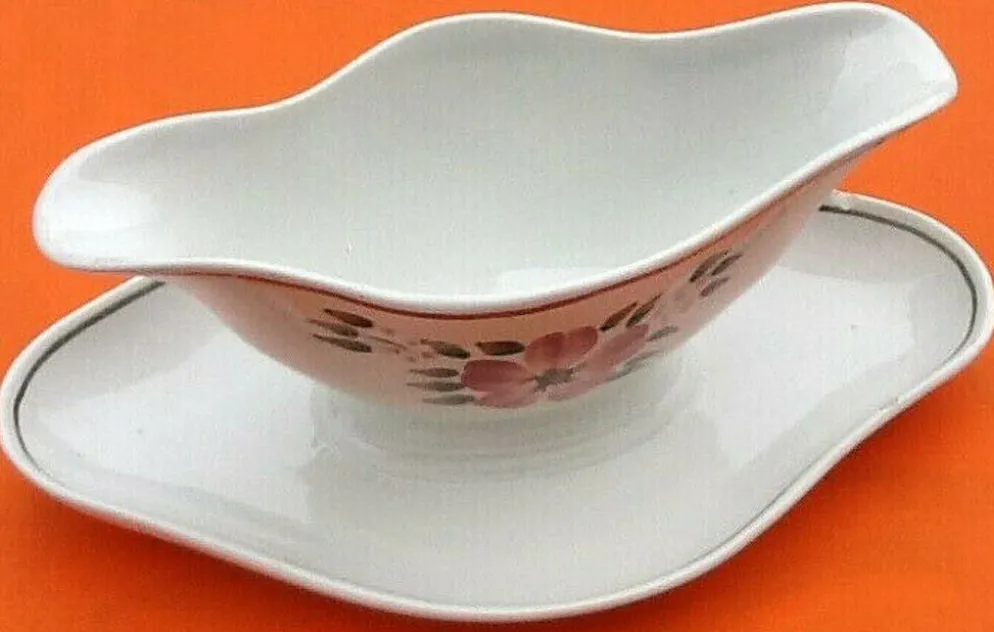 Ancienne saucière à décor floral Faïence HBCM (Hippolyte Boulenger Creil-Montereau)