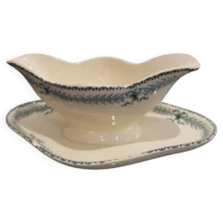 Ancienne saucière en faïence Choisy Le Roi décor Chinon