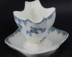 Ancienne saucière en faïence Longwy