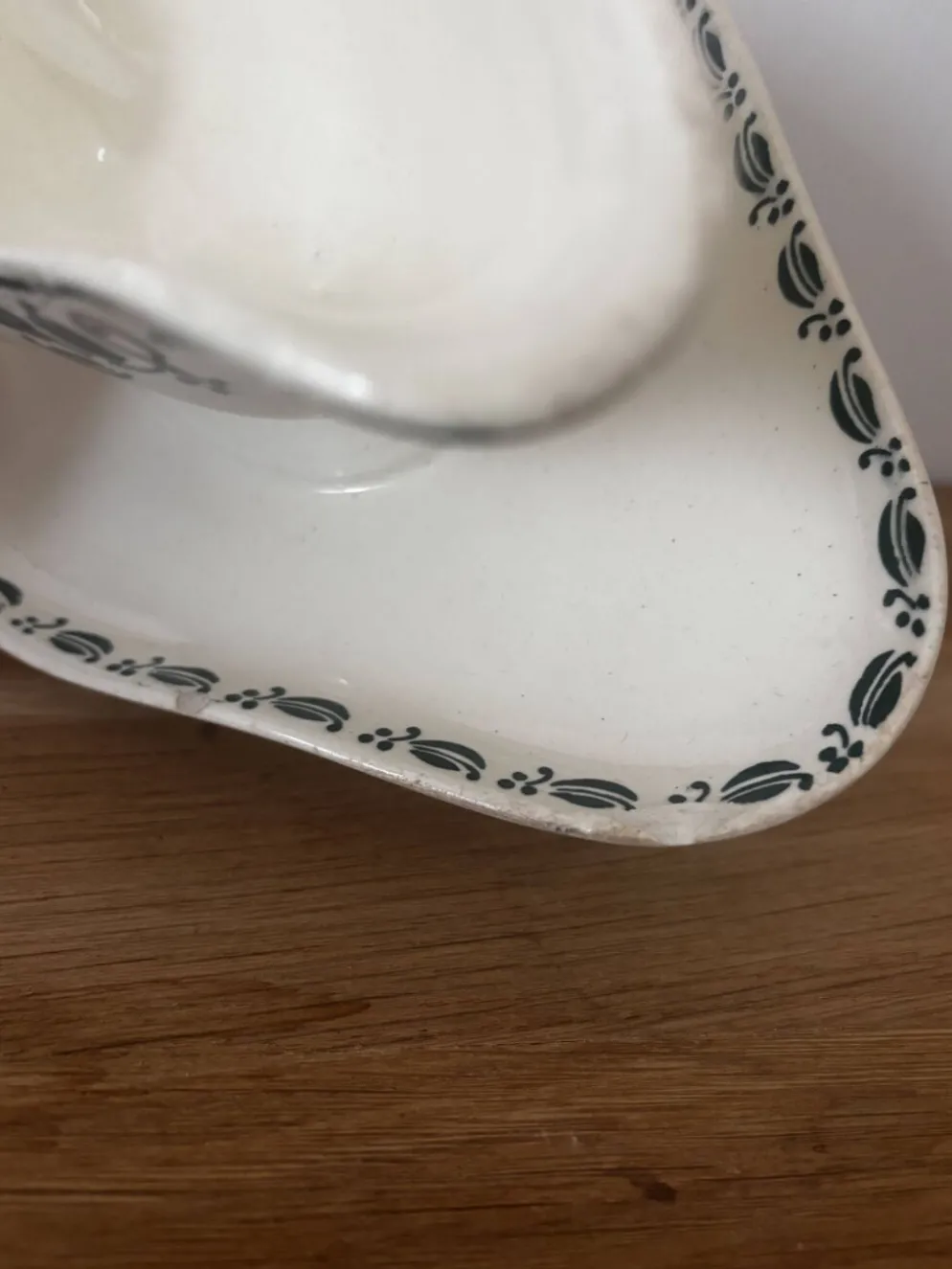 Ancienne saucière terre de fer Choisy le roi