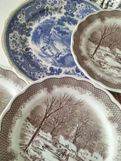 8 anciennes à décor anglais – Collection dépareillée