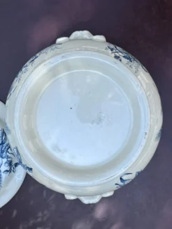 Ancienne soupière en faïence Keller Lunéville estampillée K, décor bleu