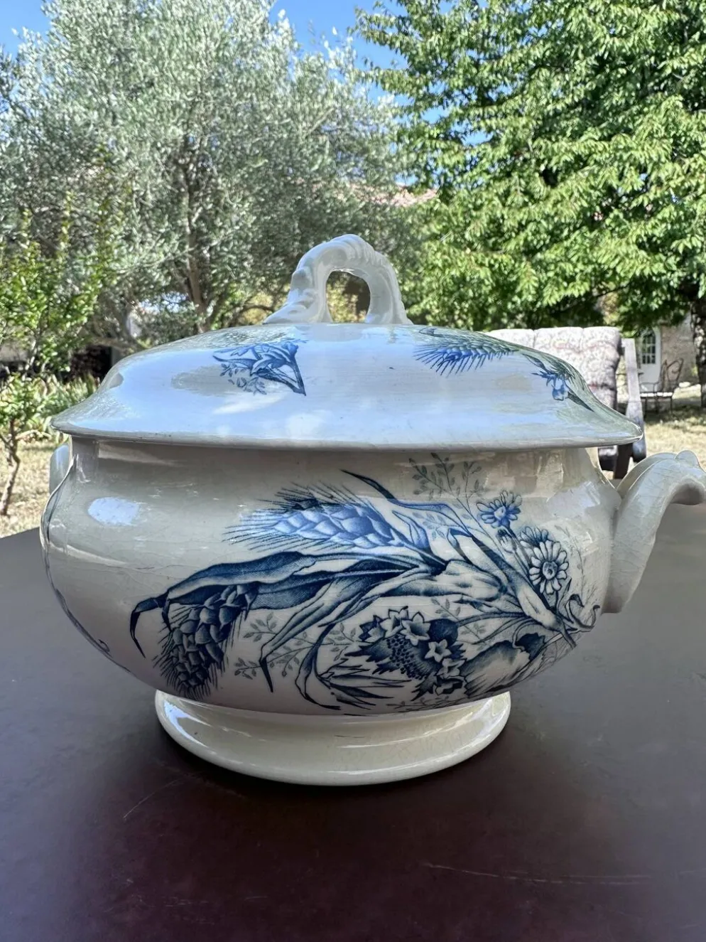 Ancienne soupière en faïence Keller Lunéville estampillée K, décor bleu