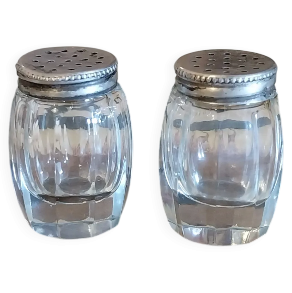 Anciennes salière et poivrière en cristal et métal argent