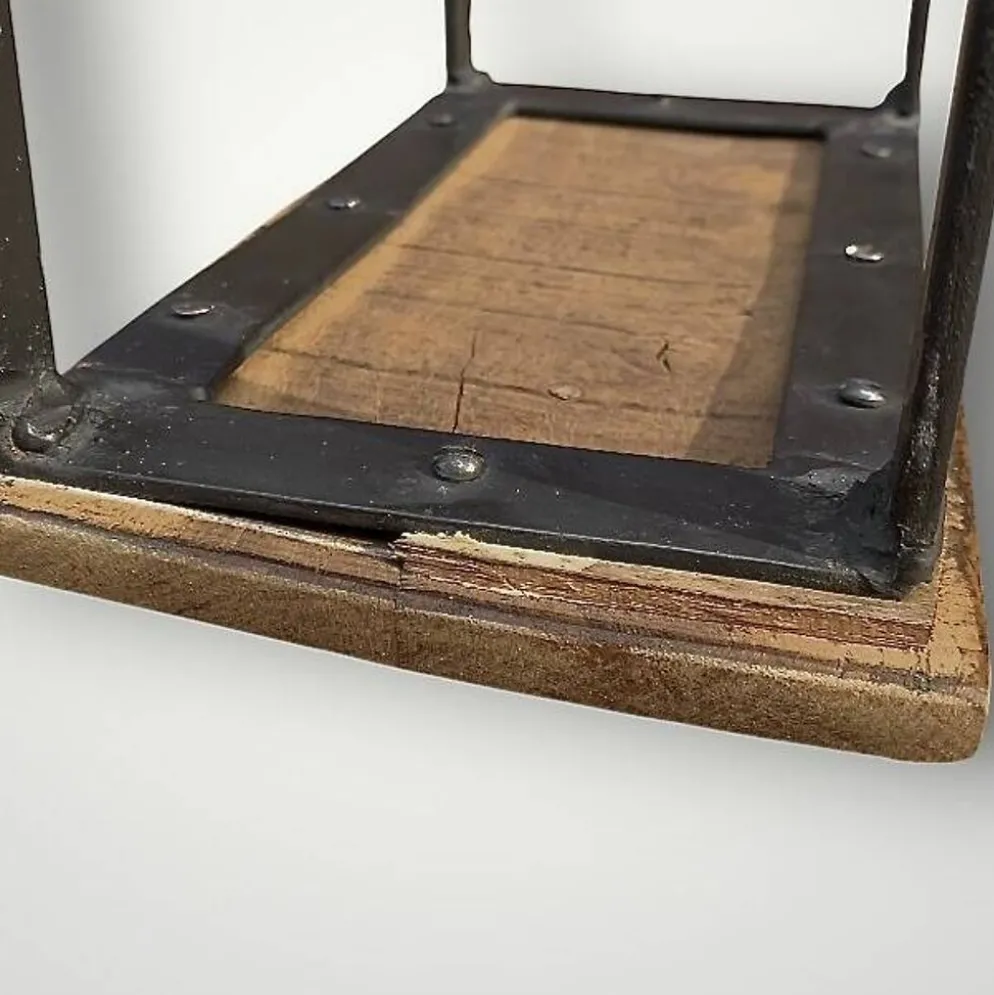 Anciennes tables gigognes en bois et fer forgé – vers 1950