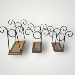 Anciennes tables gigognes en bois et fer forgé – vers 1950