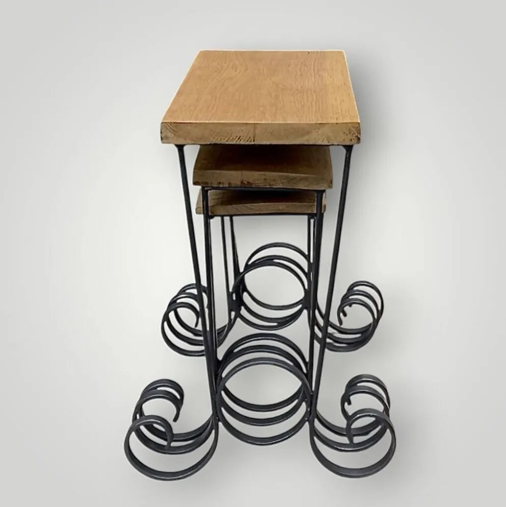 Anciennes tables gigognes en bois et fer forgé – vers 1950