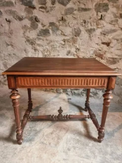 Ancienne table d'écriture française en noyer avec tiroir, petit bureau, vers 1930