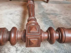 Ancienne table d'écriture française en noyer avec tiroir, petit bureau, vers 1930