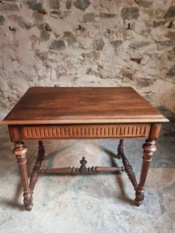 Ancienne table d'écriture française en noyer avec tiroir, petit bureau, vers 1930