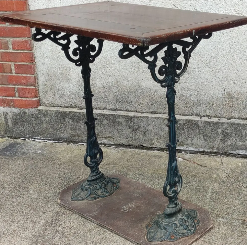 Ancienne table de bistrot