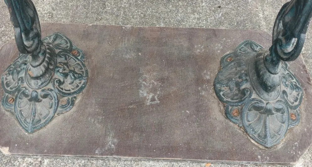 Ancienne table de bistrot