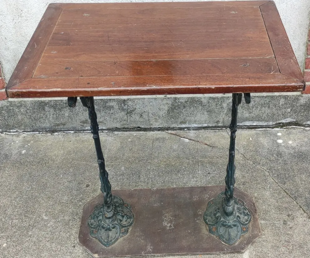 Ancienne table de bistrot