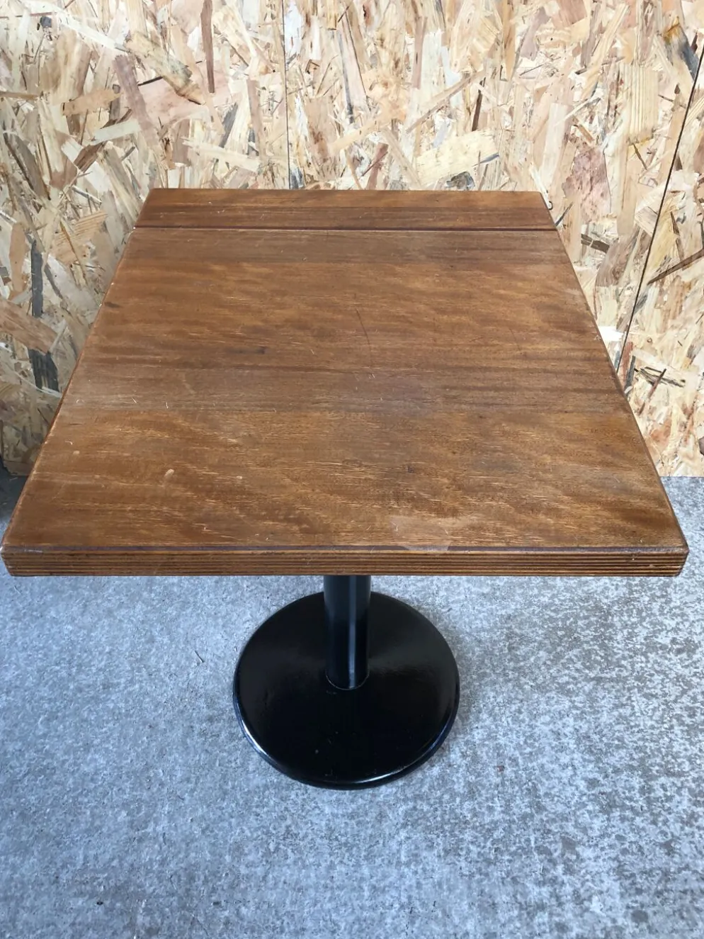 Ancienne table de bistrot pied fonte noir