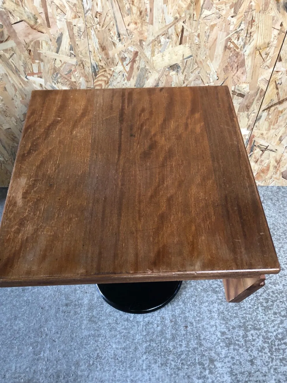 Ancienne table de bistrot pied fonte noir