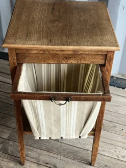 Ancienne table de couture