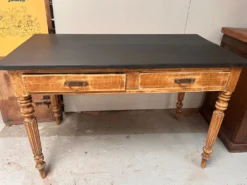 Ancienne table de cuisine