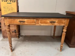 Ancienne table de cuisine