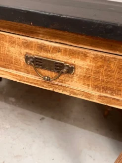Ancienne table de cuisine