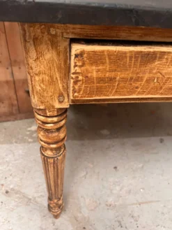 Ancienne table de cuisine