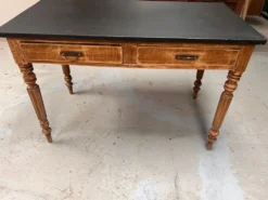 Ancienne table de cuisine