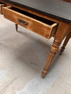Ancienne table de cuisine