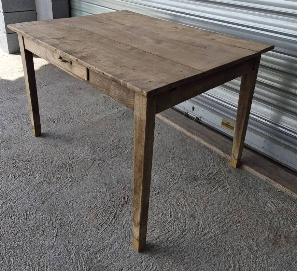 Ancienne table de ferme avec ses 2 rallonges et ses pieds rehaussés