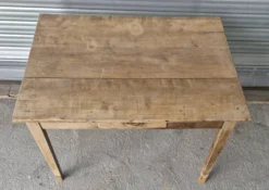 Ancienne table de ferme avec ses 2 rallonges et ses pieds rehaussés