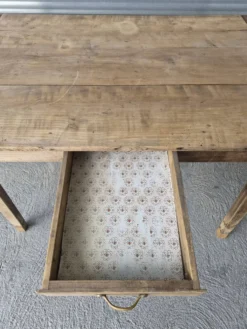 Ancienne table de ferme avec ses 2 rallonges et ses pieds rehaussés
