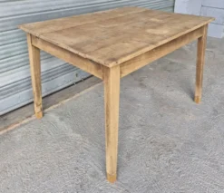 Ancienne table de ferme avec ses 2 rallonges et ses pieds rehaussés