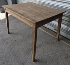 Ancienne table de ferme avec ses 2 rallonges et ses pieds rehaussés