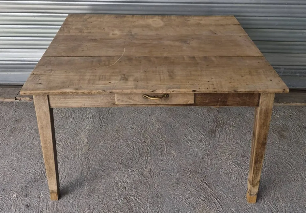 Ancienne table de ferme avec ses 2 rallonges et ses pieds rehaussés