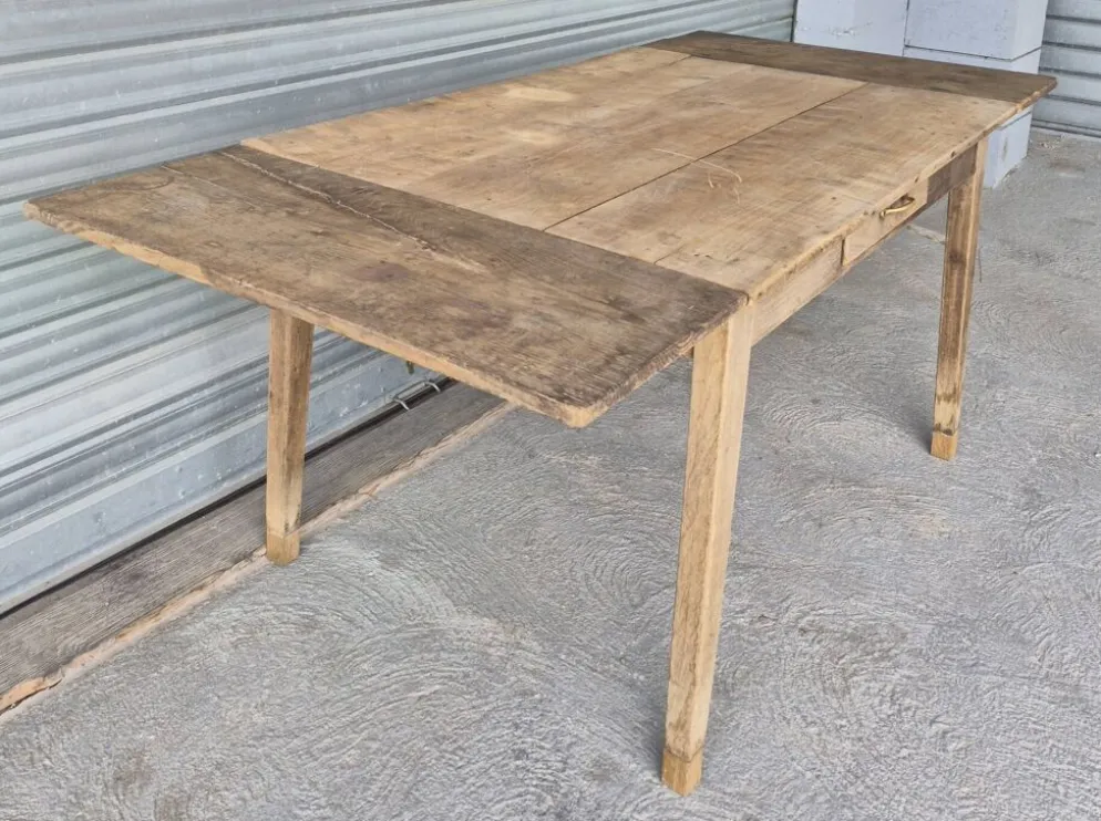 Ancienne table de ferme avec ses 2 rallonges et ses pieds rehaussés