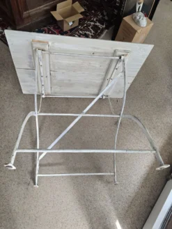 Ancienne table pliante