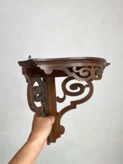 Ancienne étagère d’angle en bois ajouré mp
