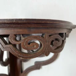 Ancienne étagère d’angle en bois ajouré mp