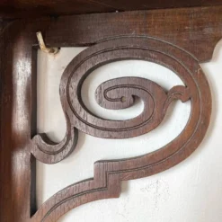 Ancienne étagère d’angle en bois ajouré mp