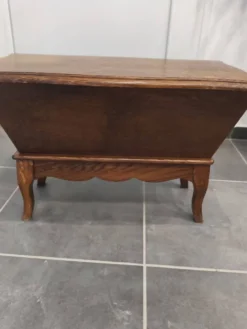 Ancienne travailleuse musicale en bois massif – Style Louis XV